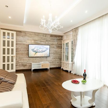 3Bd-2Bth Apartment In Tbilisi City Center Екстериор снимка
