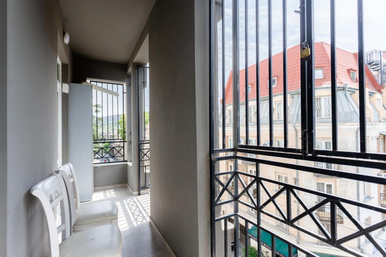 3Bd-2Bth Apartment In Tbilisi City Center Екстериор снимка