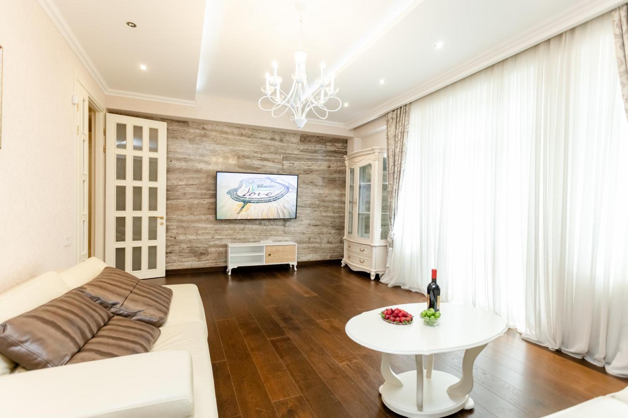 3Bd-2Bth Apartment In Tbilisi City Center Екстериор снимка