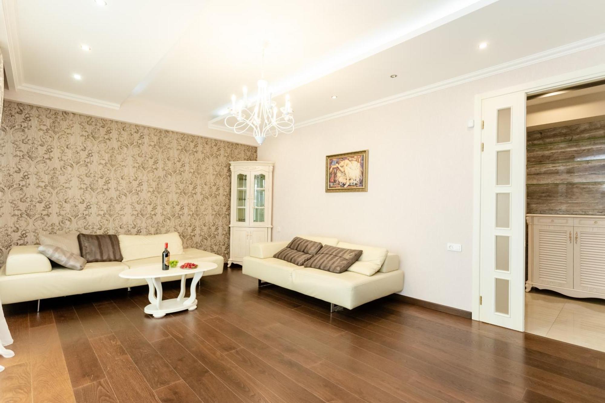 3Bd-2Bth Apartment In Tbilisi City Center Екстериор снимка